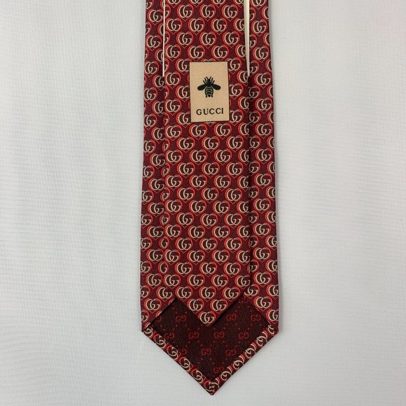 Gucci Silk Twill Love Tie in Red NEW